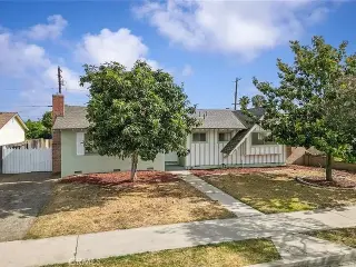 1331 E Banyan Ave, Anaheim, CA