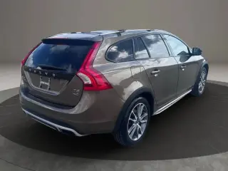 2016 Volvo V60 Cross Country T5