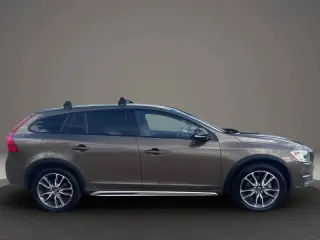 2016 Volvo V60 Cross Country T5