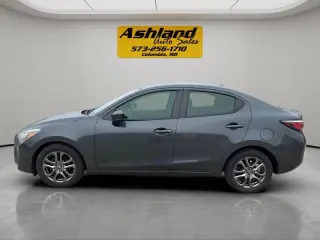2019 Toyota Yaris LE