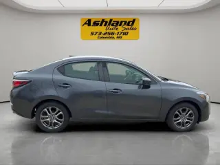 2019 Toyota Yaris LE
