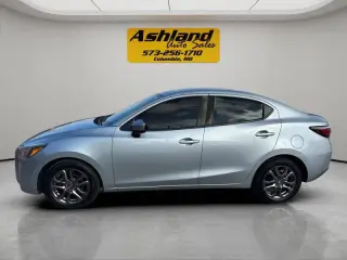 2019 Toyota Yaris LE