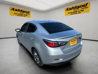 2019 Toyota Yaris LE