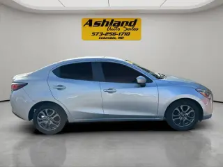 2019 Toyota Yaris LE