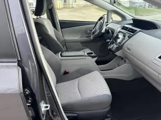 2015 Toyota Prius v Four