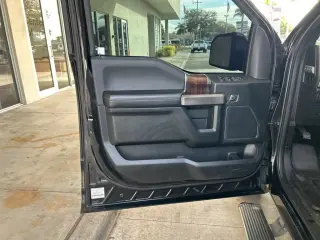 Ford F-150 2015 4x4 Platinum 4dr SuperCrew 5.5 ft. SB