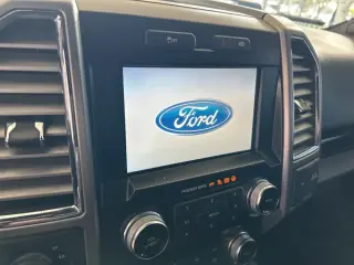 Ford F-150 2015 4x4 Platinum 4dr SuperCrew 5.5 ft. SB