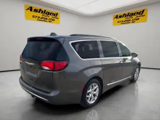 2017 Chrysler Pacifica Touring Plus