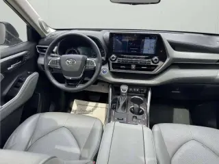 2021 Toyota Highlander Hybrid Platinum