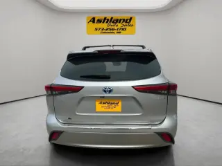 2021 Toyota Highlander Hybrid Platinum
