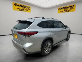 2021 Toyota Highlander Hybrid Platinum