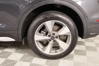 Audi Q5 2023 AWD quattro Premium 40 TFSI 4dr SUV