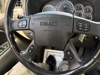 2004 GMC Envoy XUV SLT