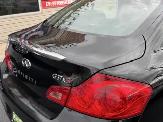 2010 Infiniti G37 Sedan x Anniversary Edition