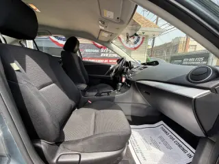 2012 Mazda MAZDA3 i Touring
