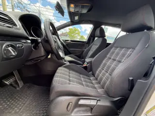 2012 Volkswagen GTI Base PZEV