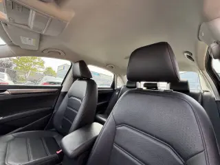 2017 Volkswagen Passat 1.8T R-Line