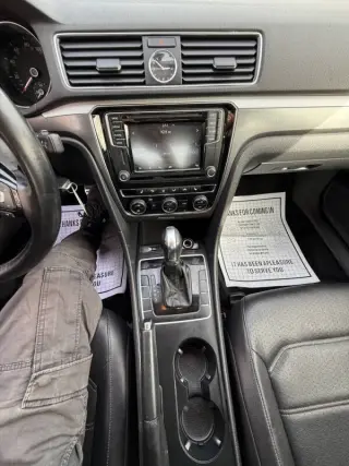 2017 Volkswagen Passat 1.8T R-Line