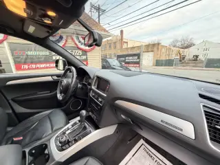 2012 Audi Q5 3.2 quattro Premium Plus