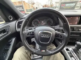 2012 Audi Q5 3.2 quattro Premium Plus