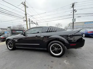 2006 Ford Mustang V6 Standard