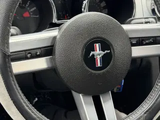 2006 Ford Mustang V6 Standard