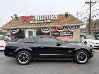 2006 Ford Mustang V6 Standard
