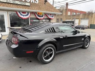 2006 Ford Mustang V6 Standard
