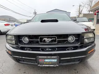 2006 Ford Mustang V6 Standard