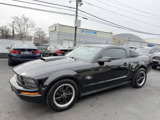 2006 Ford Mustang V6 Standard