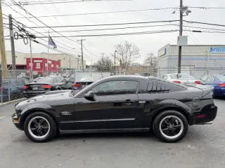 2006 Ford Mustang V6 Standard