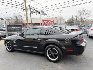 2006 Ford Mustang V6 Standard