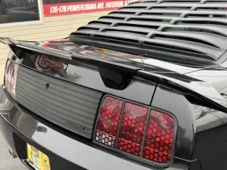 2006 Ford Mustang V6 Standard
