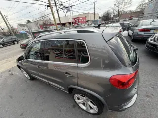 2016 Volkswagen Tiguan 2.0T R-Line 4Motion