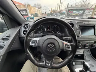 2016 Volkswagen Tiguan 2.0T R-Line 4Motion