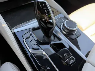 2022 BMW 5 Series M550i xDrive