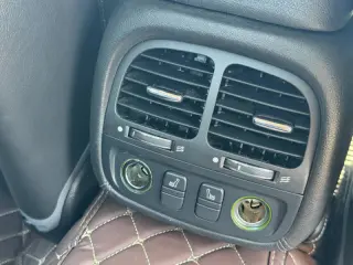 2005 Jaguar XJR