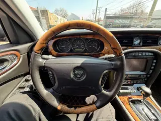 2005 Jaguar XJR
