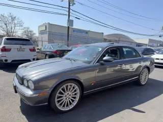 2005 Jaguar XJR