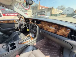 2005 Jaguar XJR