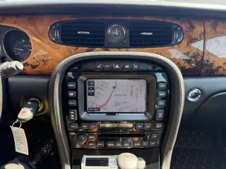 2005 Jaguar XJR