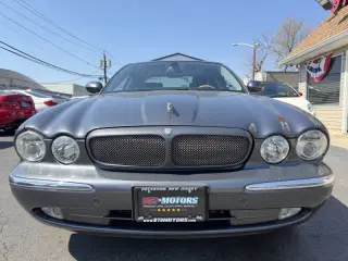 2005 Jaguar XJR