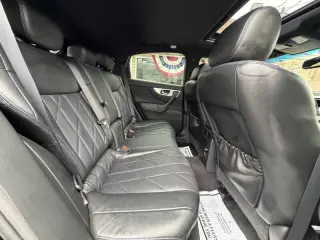 2017 Infiniti QX70