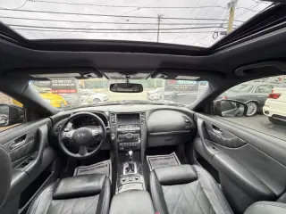 2017 Infiniti QX70