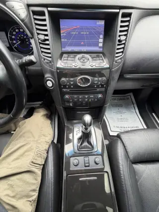 2017 Infiniti QX70