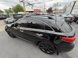 2017 Infiniti QX70