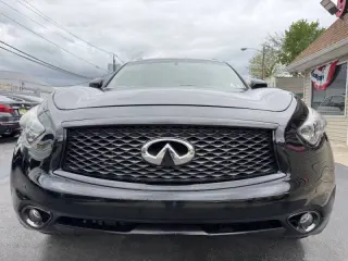 2017 Infiniti QX70