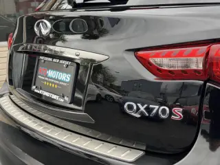 2017 Infiniti QX70