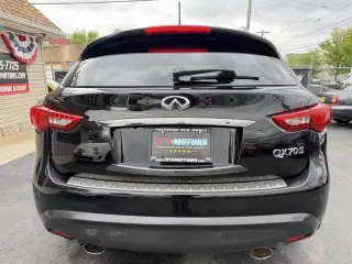 2017 Infiniti QX70