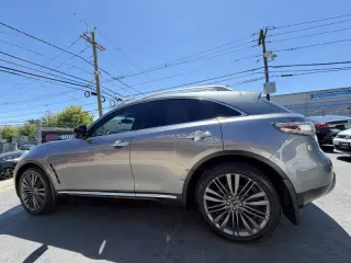 2017 Infiniti QX70